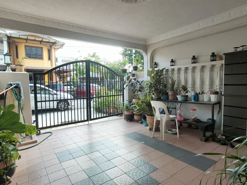 Rumah Teres 2-Tingkat untuk Dijual di Taman Dagang Jaya (Ampang) - Azli Ibrahim - Exterior - PropertyGuru.com.my