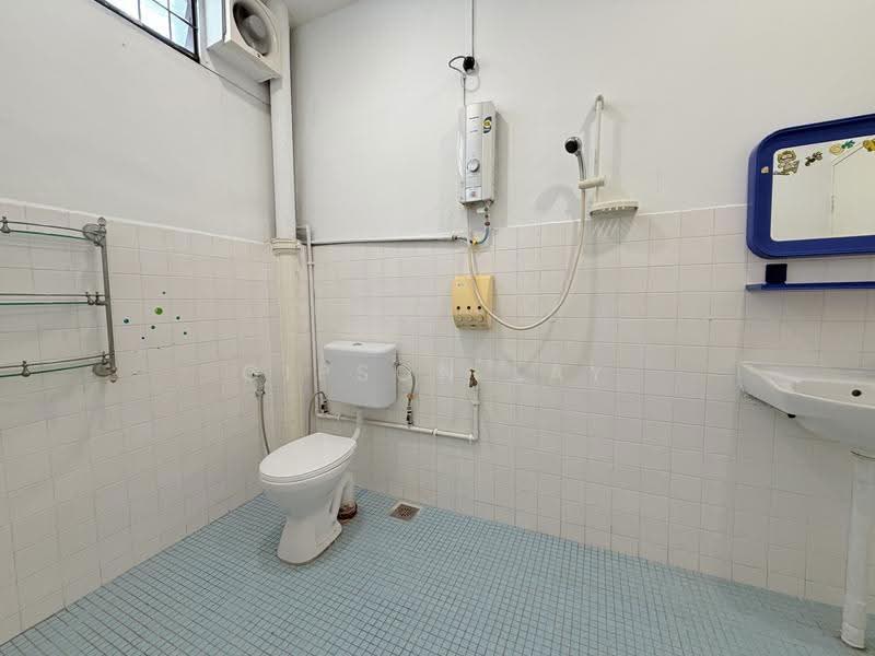 Rumah Teres 2-Tingkat untuk Dijual di Taman Kluang Barat (Kluang) - Gipson Lay - Bathroom - PropertyGuru.com.my
