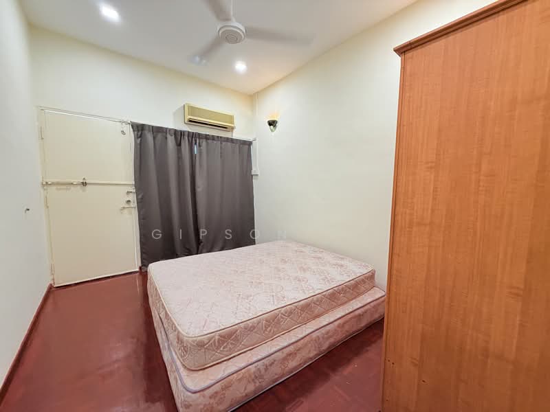 Rumah Teres 2-Tingkat untuk Dijual di Taman Kluang Barat (Kluang) - Gipson Lay - Bedroom - PropertyGuru.com.my