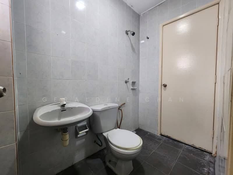 2-storey Terraced House for Rent in Bandar Bukit Puchong (Puchong) - Geraldine Chan - Bathroom - PropertyGuru.com.my