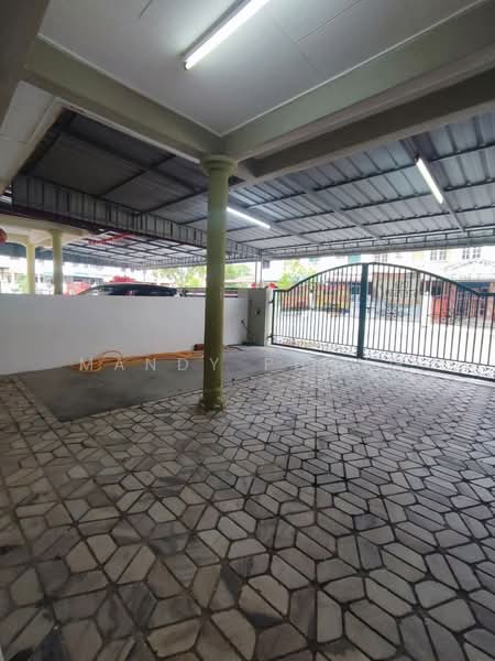 Rumah Teres 2-Tingkat untuk Dijual di Menglembu (Perak) - Mandy Phang - Car Park - PropertyGuru.com.my