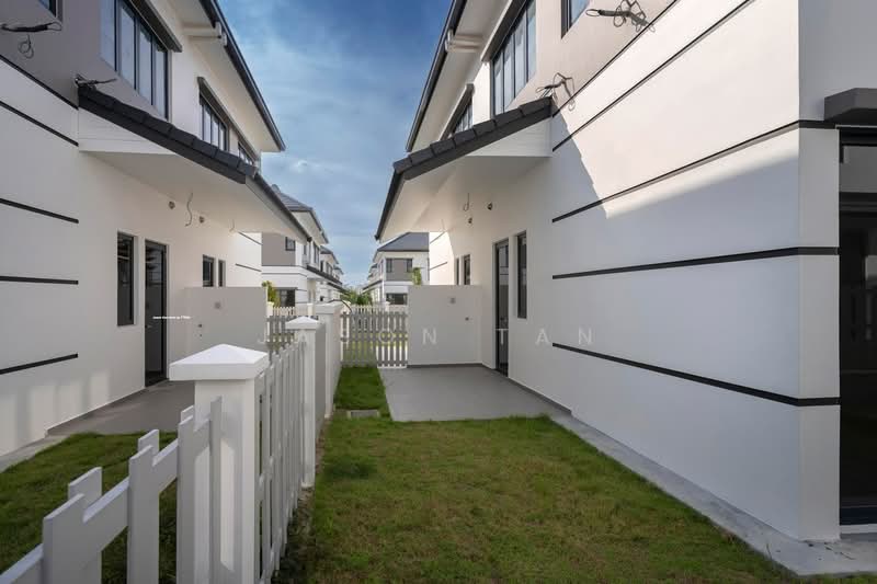 Semi-Detached House for Sale in Shah Alam (Selangor) - Jason Tan - Exterior - PropertyGuru.com.my