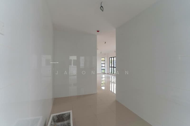 Semi-Detached House for Sale in Shah Alam (Selangor) - Jason Tan - Corridor - PropertyGuru.com.my