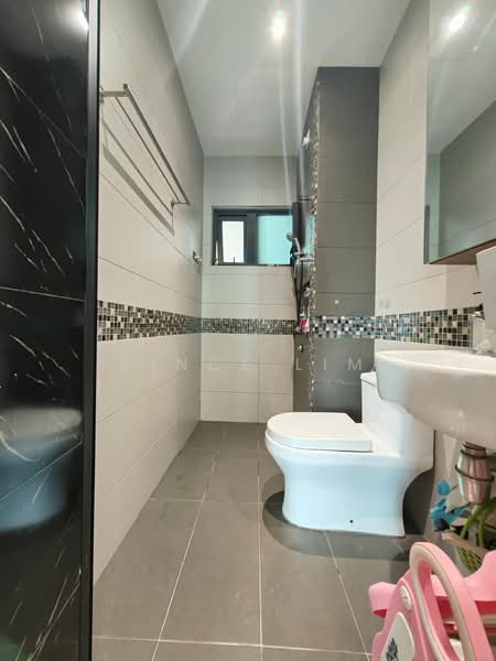 Condominium for Sale at The Vyne - Vince Lim - Bathroom - PropertyGuru.com.my