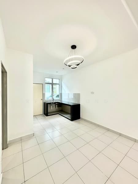 2-storey Terraced House for Sale in Taman Scientex Senai (Senai) - Reyna Wong - Kitchen - PropertyGuru.com.my