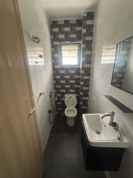 Rumah Teres untuk Disewa di Puchong (Selangor) - Hartson Lew - Bathroom - PropertyGuru.com.my