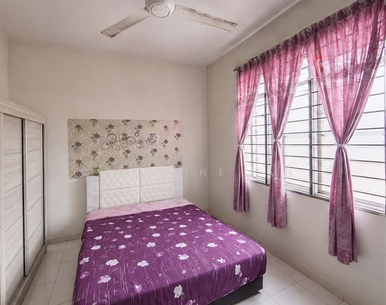 Pangsapuri untuk Dijual di Pangsapuri Lagoon Perdana - Christine Tan - Bedroom - PropertyGuru.com.my