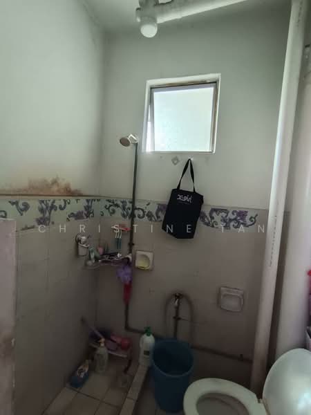 Pangsapuri untuk Dijual di Pangsapuri Lagoon Perdana - Christine Tan - Bathroom - PropertyGuru.com.my