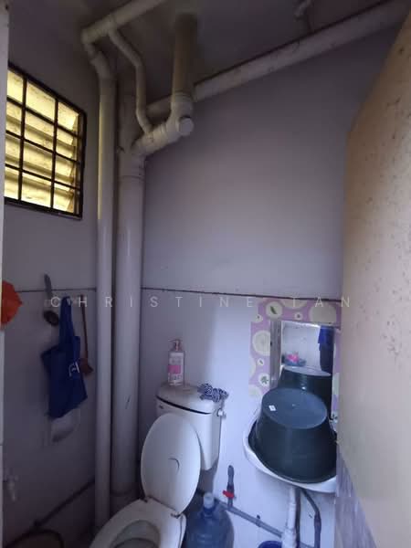 Pangsapuri untuk Dijual di Pangsapuri Lagoon Perdana - Christine Tan - Bathroom - PropertyGuru.com.my