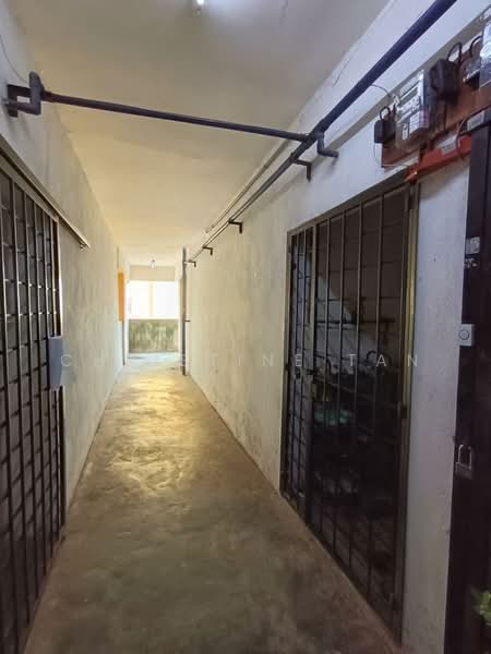 Pangsapuri untuk Dijual di Pangsapuri Lagoon Perdana - Christine Tan - Corridor - PropertyGuru.com.my