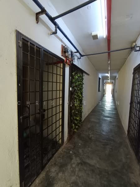 Pangsapuri untuk Dijual di Pangsapuri Lagoon Perdana - Christine Tan - Corridor - PropertyGuru.com.my