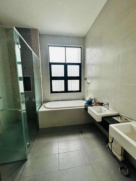 Rumah Berkembar untuk Dijual di Taman Melawati (Ulu Kelang) - Ismadi Ismail - Bathroom - PropertyGuru.com.my