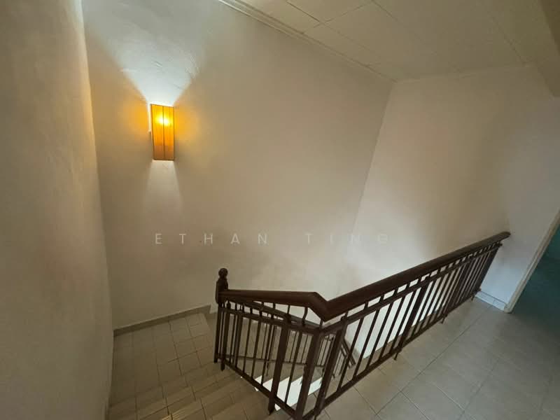 Rumah Teres 2-Tingkat untuk Dijual di Taman Bukit Subang (Shah Alam) - Ethan Ting - Corridor - PropertyGuru.com.my