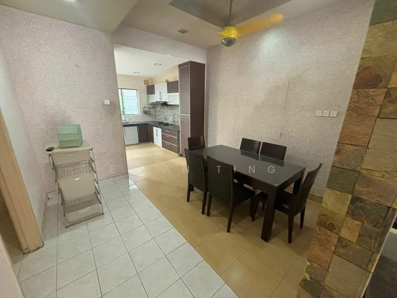 Rumah Teres 2-Tingkat untuk Dijual di Taman Bukit Subang (Shah Alam) - Ethan Ting - Kitchen - PropertyGuru.com.my