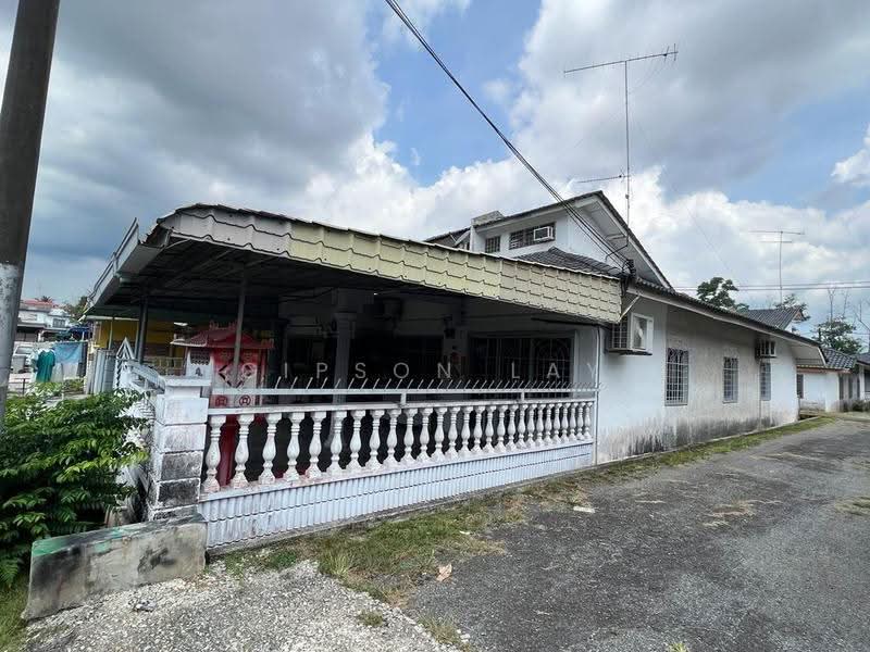 Rumah Teres 1-Tingkat untuk Dijual di Taman Intan (Kluang) - Gipson Lay - Exterior - PropertyGuru.com.my