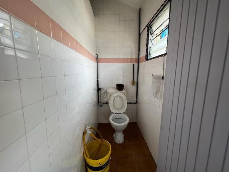 Rumah Teres 1-Tingkat untuk Dijual di Taman Intan (Kluang) - Gipson Lay - Bathroom - PropertyGuru.com.my