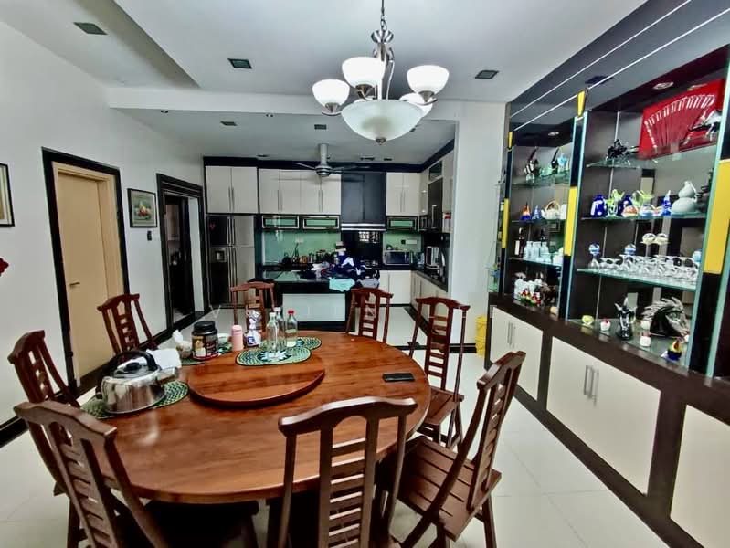 Semi-Detached House for Sale in Batu Caves (Selangor) - Vivien Lee - Dining Room - PropertyGuru.com.my