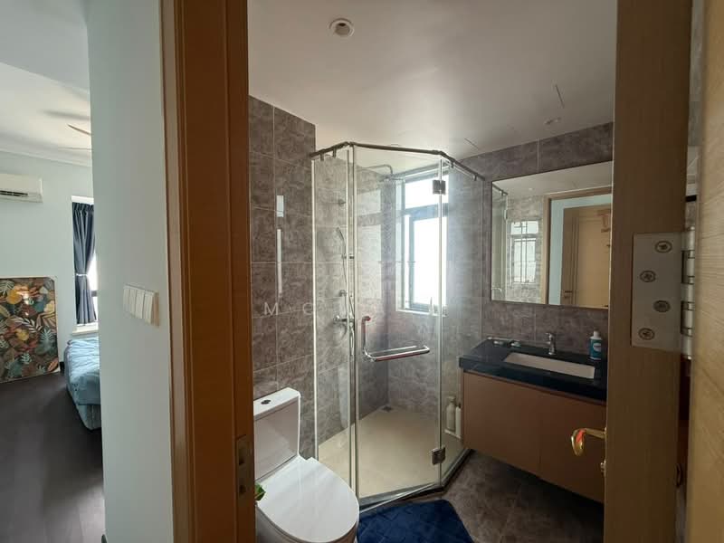Kondominium untuk Dijual di R&F Princess Cove Phase 2-Seine Region - Mona . - Bathroom - PropertyGuru.com.my