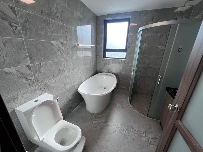 Cluster House for Sale in Forest City (Gelang Patah) - Arshad . - Bathroom - PropertyGuru.com.my