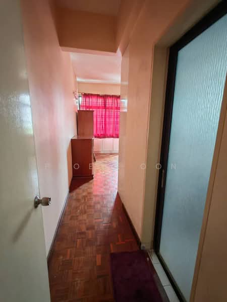 Kondominium untuk Disewa di Berjaya Condominium - Phoebe Oon - Corridor - PropertyGuru.com.my