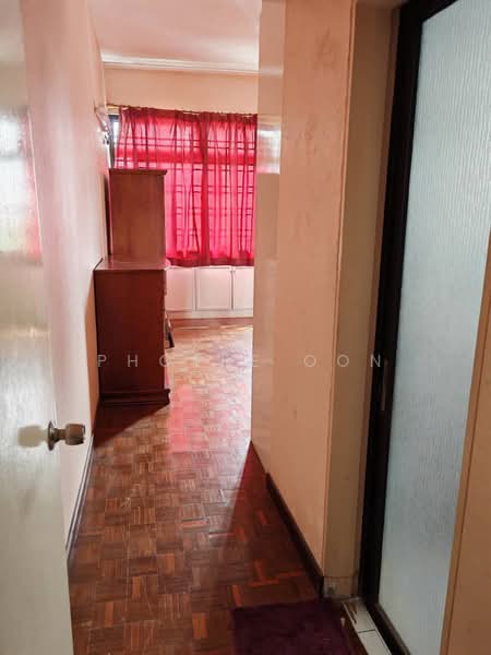 Kondominium untuk Disewa di Berjaya Condominium - Phoebe Oon - Corridor - PropertyGuru.com.my