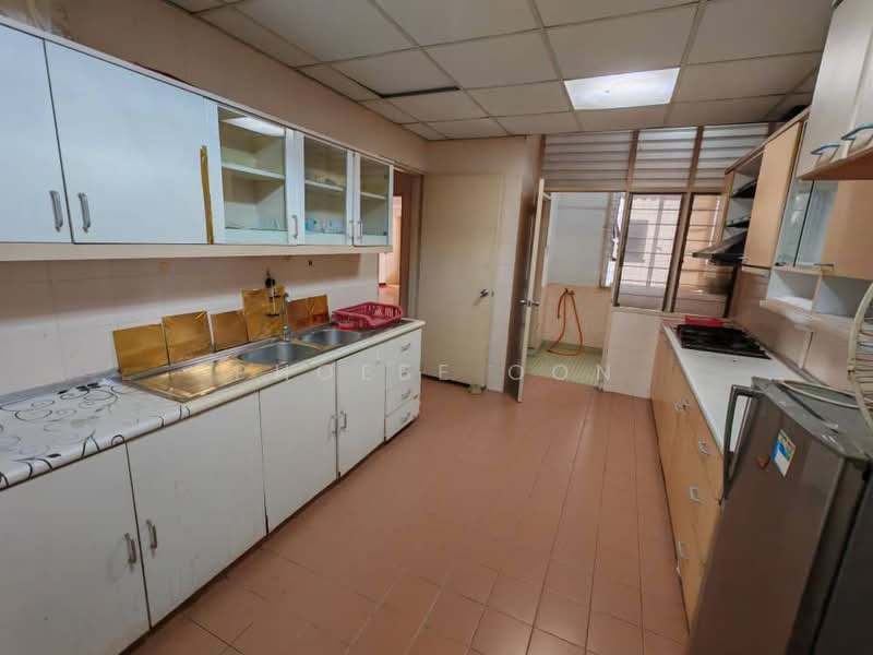 Kondominium untuk Disewa di Berjaya Condominium - Phoebe Oon - Kitchen - PropertyGuru.com.my