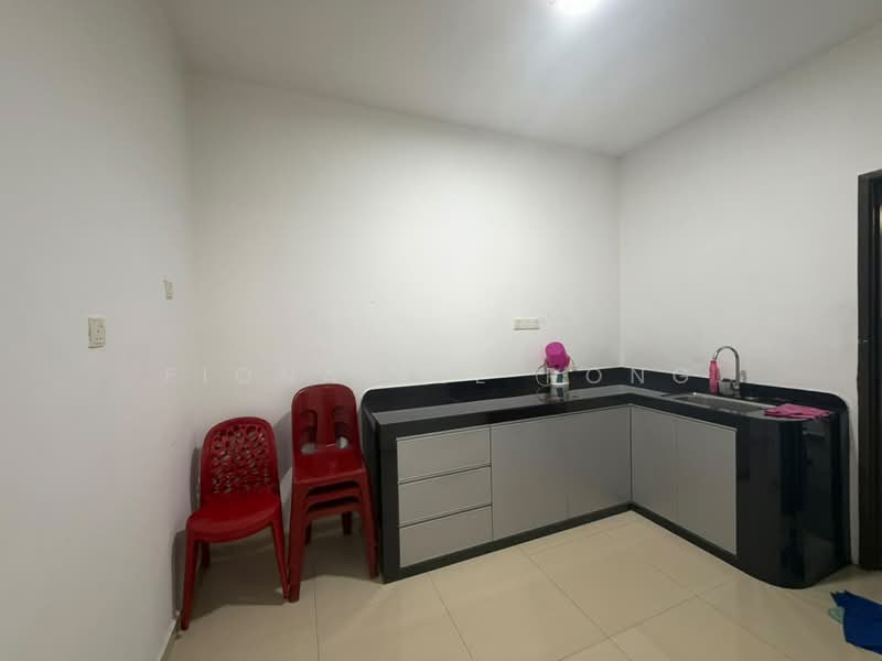 2-storey Terraced House for Rent in Bandar Putra (Kulai) - Fiona Yee Rong - Kitchen - PropertyGuru.com.my