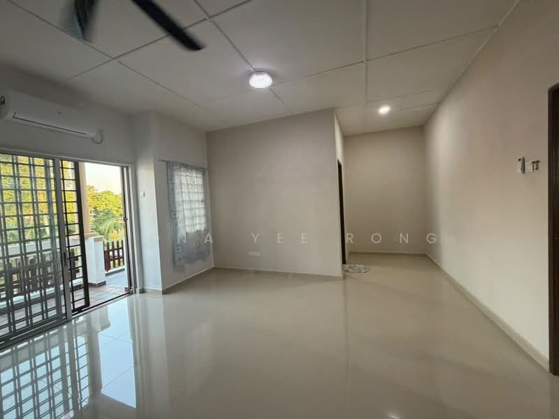 2-storey Terraced House for Rent in Bandar Putra (Kulai) - Fiona Yee Rong - Living Room - PropertyGuru.com.my
