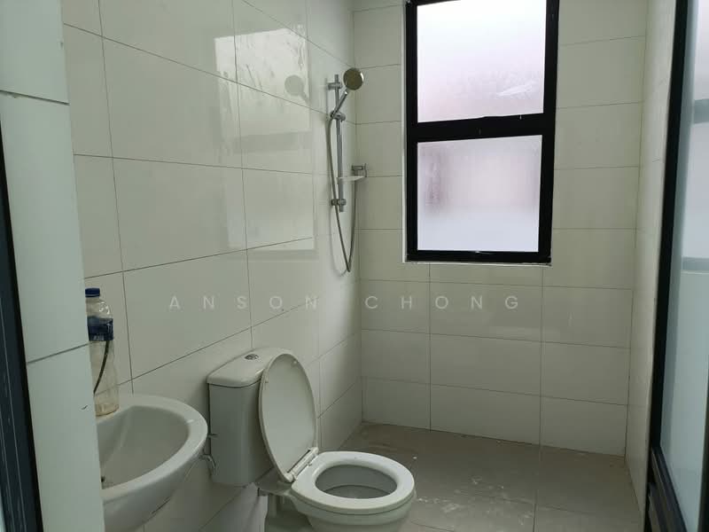 Semi-Detached House for Sale in Taman Nong Chik (Johor Bahru) - Anson Chong - Bathroom - PropertyGuru.com.my