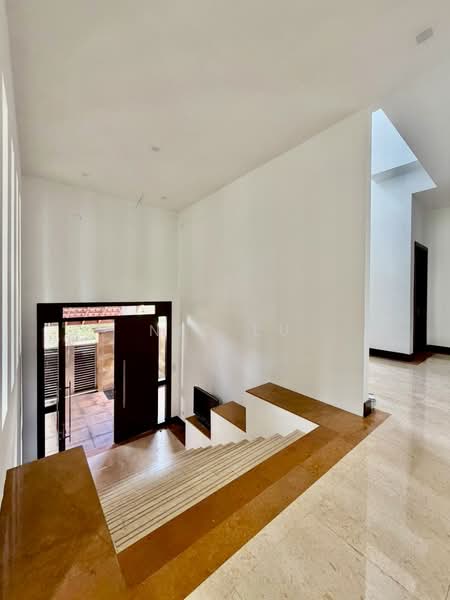 Bungalow House untuk Disewa di Mont Kiara (Kuala Lumpur) - Nic Lu - Entrance - PropertyGuru.com.my