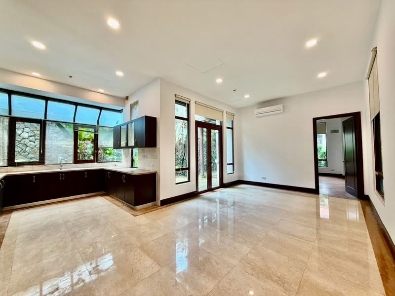 Bungalow House untuk Disewa di Mont Kiara (Kuala Lumpur) - Nic Lu - Kitchen - PropertyGuru.com.my