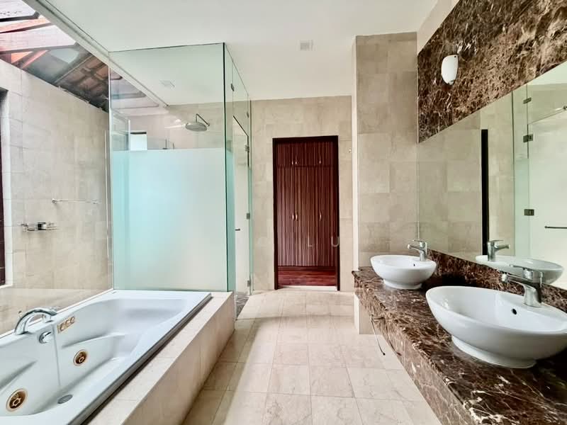 Bungalow House untuk Disewa di Mont Kiara (Kuala Lumpur) - Nic Lu - Bathroom - PropertyGuru.com.my