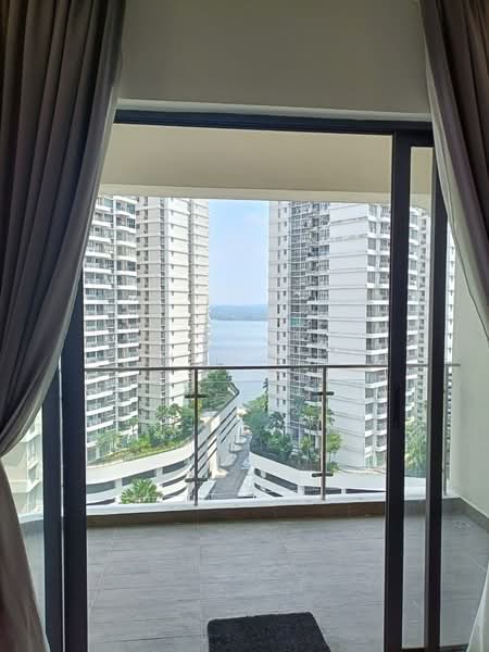 Kondominium untuk Dijual di Bay Point @ Country Garden Danga Bay - Mona . - Balcony - PropertyGuru.com.my