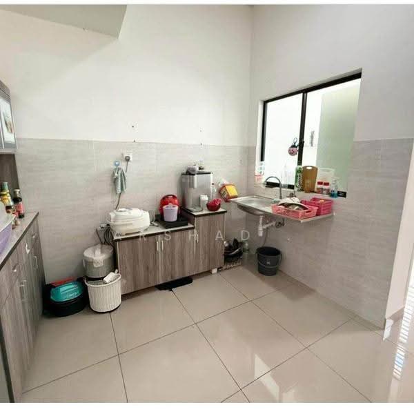 Rumah Teres 2-Tingkat untuk Dijual di Taman Seri Austin (Tebrau) - Arshad . - Kitchen - PropertyGuru.com.my