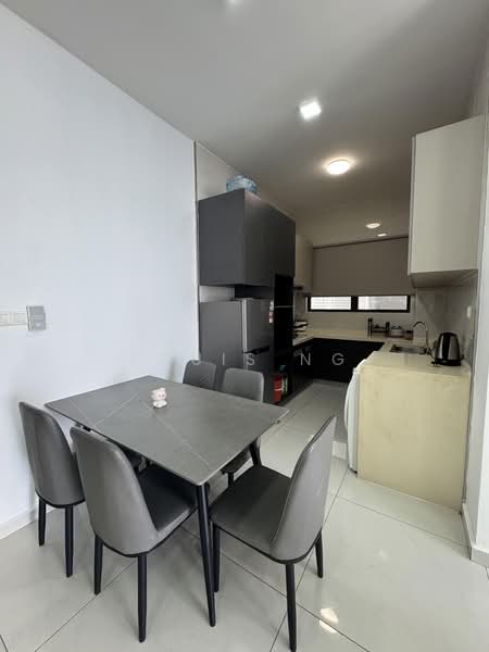 Condominium for Sale at Bay Point @ Country Garden Danga Bay - Louis Ng - Kitchen - PropertyGuru.com.my