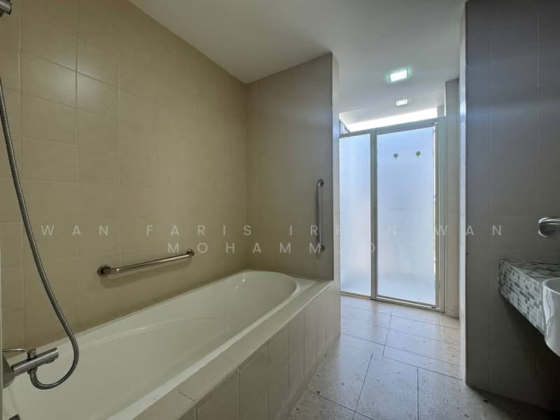 Kondominium untuk Dijual di Riana Green East - Wan Faris Irfan Wan Mohammad - Bathroom - PropertyGuru.com.my