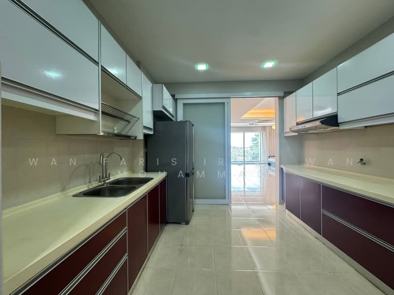 Kondominium untuk Dijual di Riana Green East - Wan Faris Irfan Wan Mohammad - Kitchen - PropertyGuru.com.my