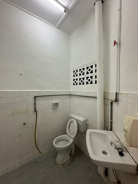 1-storey Terraced House for Sale in Ulu Tiram (Johor) - Stefan Yu - Bathroom - PropertyGuru.com.my