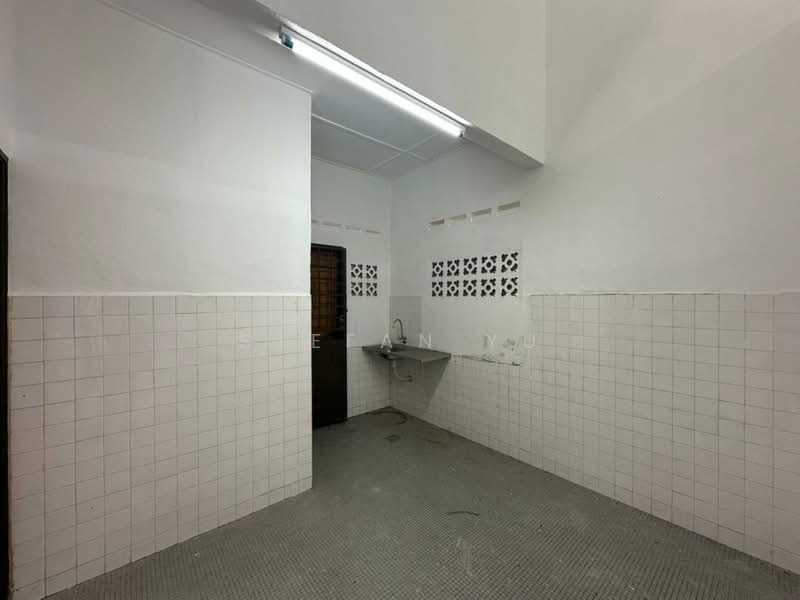 1-storey Terraced House for Sale in Ulu Tiram (Johor) - Stefan Yu - Kitchen - PropertyGuru.com.my