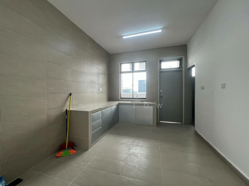 Rumah Teres 2-Tingkat untuk Disewa di Taman Pulai Bestari (Skudai) - Nick Low - Kitchen - PropertyGuru.com.my