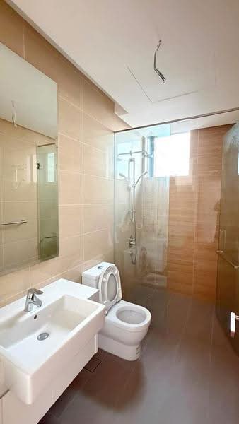 Kediaman Servis untuk Dijual di The Astaka @ 1 Bukit Senyum - KK Koh - Bathroom - PropertyGuru.com.my