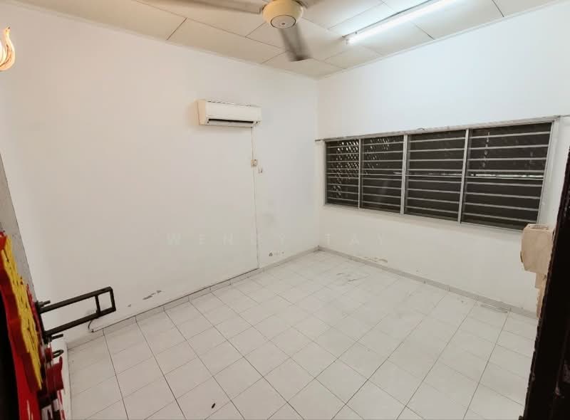 1.5-storey Terraced House for Rent in Taman Pelangi (Johor Bahru) - Wendy Tay - Interior - PropertyGuru.com.my