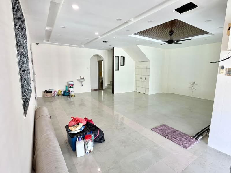 Rumah Teres 2-Tingkat untuk Disewa di Bandar Putra (Kulai) - Wendy Tay - Living Room - PropertyGuru.com.my