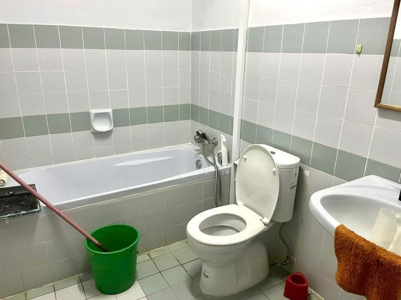 Pangsapuri untuk Disewa di MBF Tower - Gan Chun Kai - Bathroom - PropertyGuru.com.my