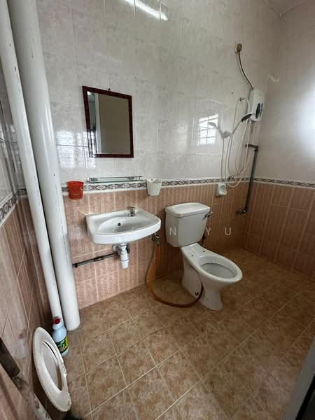 Pangsapuri untuk Dijual di Bistari Impian Apartment - Stefan Yu - Bathroom - PropertyGuru.com.my