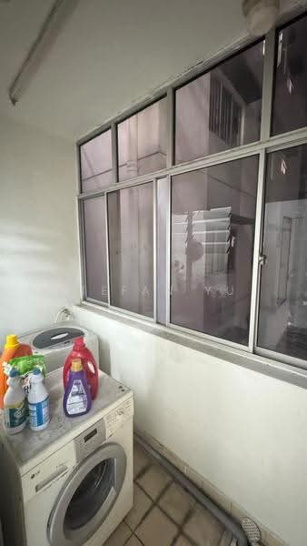 Pangsapuri untuk Dijual di Bistari Impian Apartment - Stefan Yu - Balcony - PropertyGuru.com.my