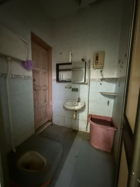 Rumah Teres 2-Tingkat untuk Dijual di Taman Putra Prima (Puchong) - KT Go - Bathroom - PropertyGuru.com.my