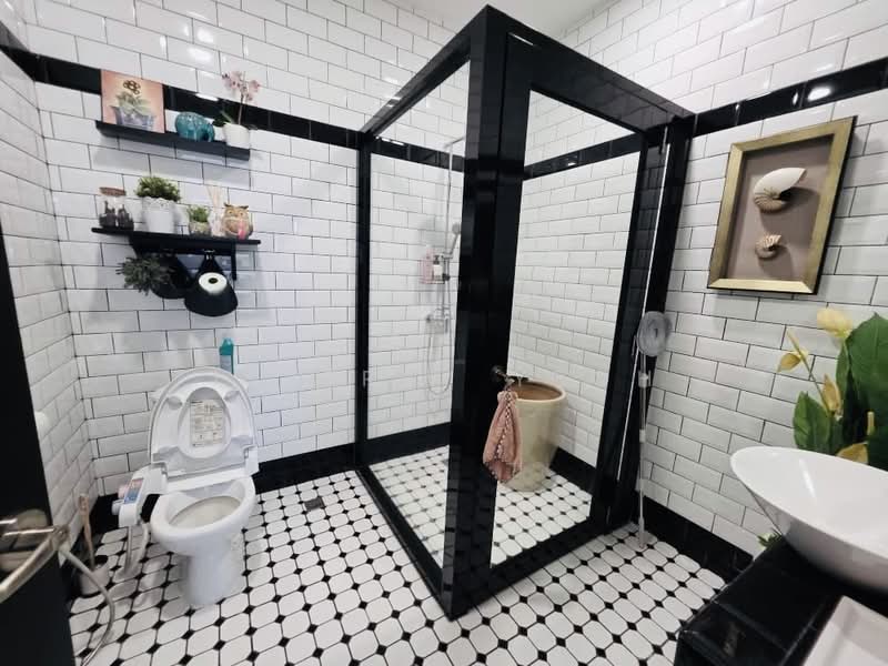Terraced House for Sale in Tanjung Tokong (Penang) - Jeffrey Yeoh - Bathroom - PropertyGuru.com.my