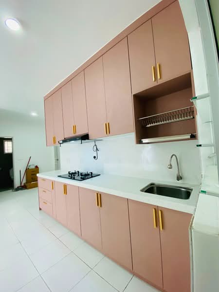 Kondominium untuk Disewa di Residensi Sateria - Derrick Hee - Kitchen - PropertyGuru.com.my