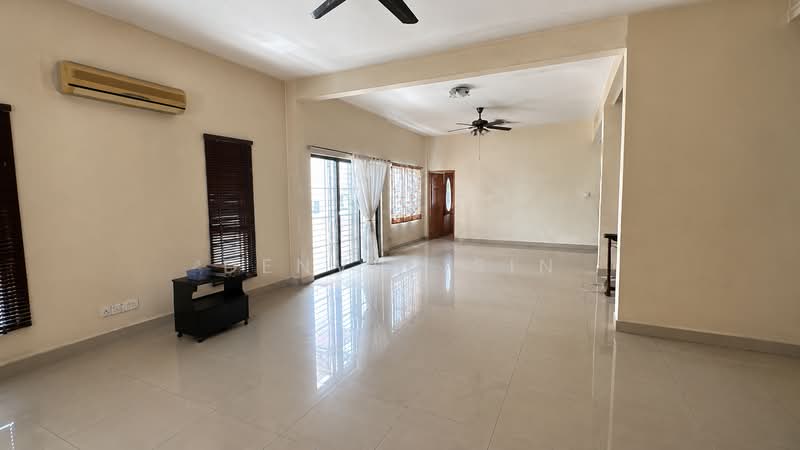 Rumah Berkembar untuk Dijual di Taman Bukit Prima (Cheras) - Denver Sin - Living Room - PropertyGuru.com.my